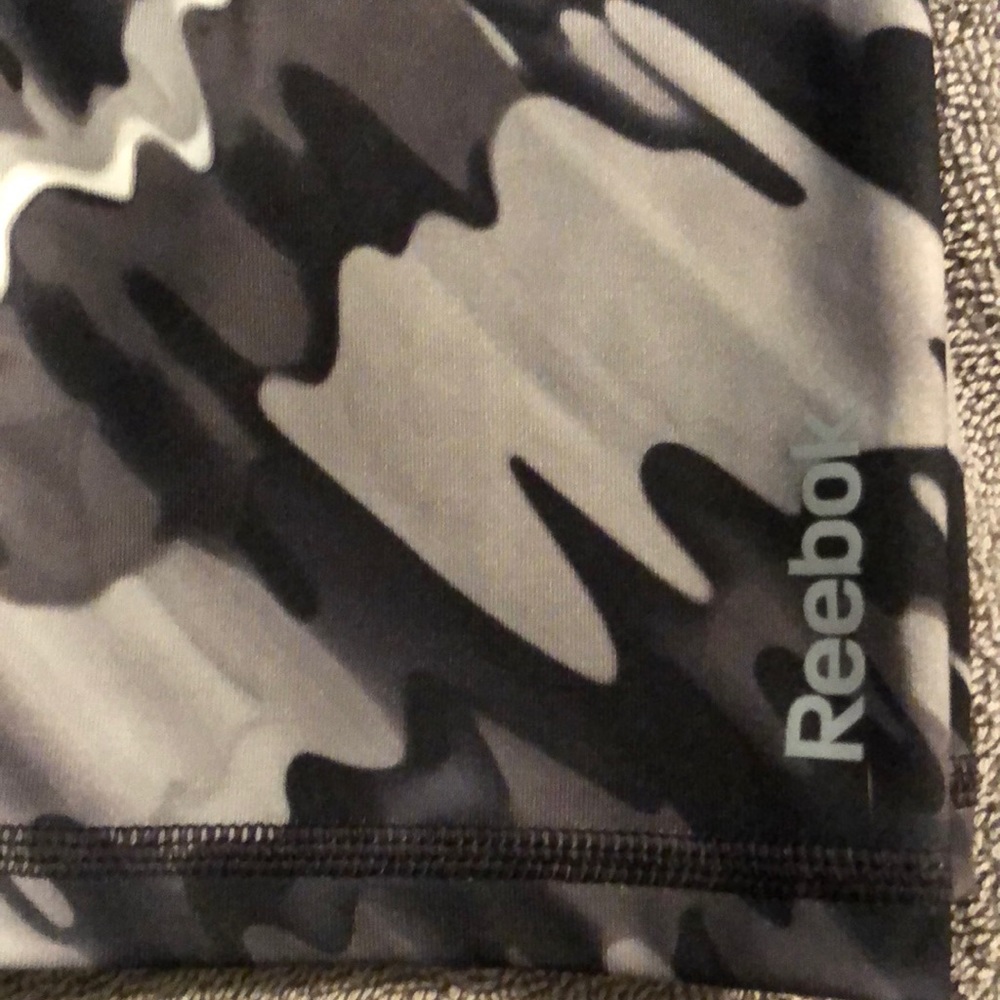 Women’s medium Reebok gym leggings